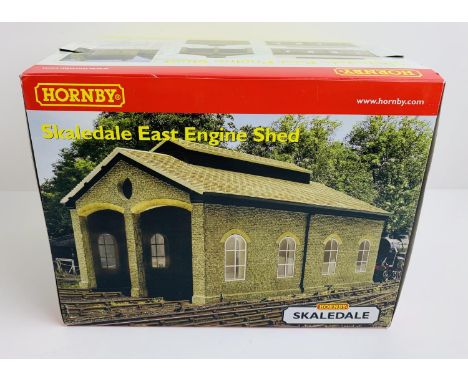 Hornby OO Gauge R8850 Skaledale 'Skaledale East Engine Shed' - Boxed. P&amp;P Group 3 (£25+VAT for the first lot and £5+VAT f