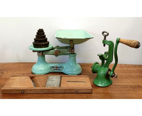 A set of vintage kitchen scales, six weights and other vintage kitchen items 