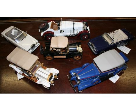 Franklin Mint 1/24 scale die cast models; 1932 Cadillac V 16, 1911 Rolls Royce, 1910 Cadillac Roadster, Mercedes Benz SSK, 19