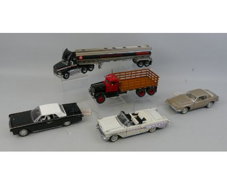 Franklin Mint 1/24 scale die cast models; Mack Truck Texaco petrol tanker, 1939 Peterbilt open truck, 1957 Pontaic Bonneville