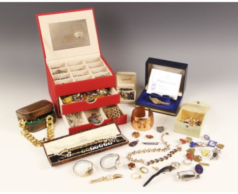 A selection of vintage jewellery, to include a ladies vintage gold coloured Rotary wristwatch, case 23mm diameter, a gold pla