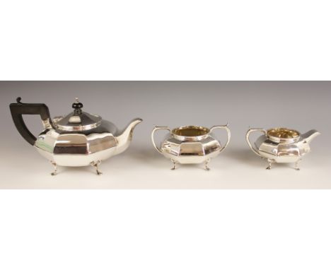 A George V silver three-piece tea service, Williams (Birmingham) Ltd, Birmingham 1921, comprising teapot, sucrier and milk ju