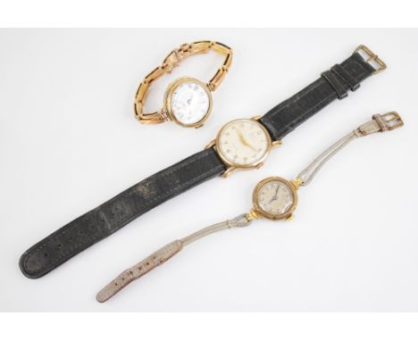 A gentleman's vintage 9ct gold Felea wristwatch, the round white dial with Arabic numerals and outer seconds track, set to a 