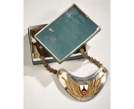 Deutsches Reich 1933 - 1945 - Reichskriegerbund : NS Reichskriegerbund: Fahnenträger Brustschild (Ringkragen), 1. Modell.Vern