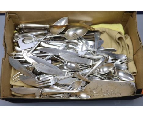 A part service of Italian 800 standard silver flatware in the St Mark's pattern, initialled 'AG', comprising: 10 steel-bladed