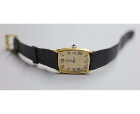 A gentleman's stylish 18k Baume &amp; Mercier manual wind dress wrist watch, on associated leather strap, case diameter 26mm,