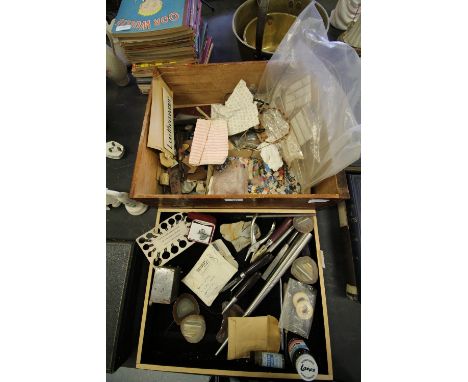 2 wooden boxes of jeweller's tools/equipment