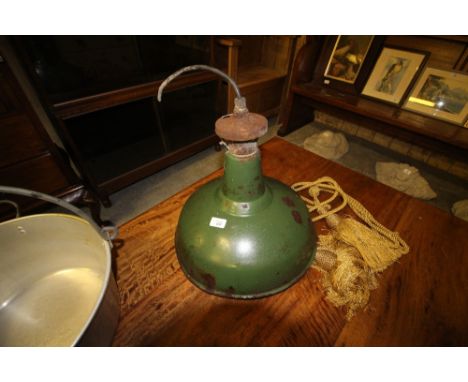 Enamel pendant light fitting