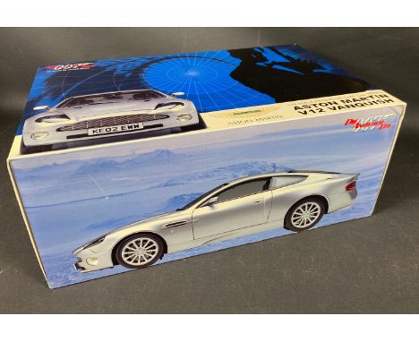 KYOSHO 1/12 Scale 08603S Aston Martin V12 Vanquish 007 James Bond. Complete in original packaging