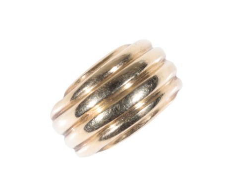 A YELLOW GOLD  CHUNKY DRESS RING the polished ribbed band stamped "585", approx 6.4g