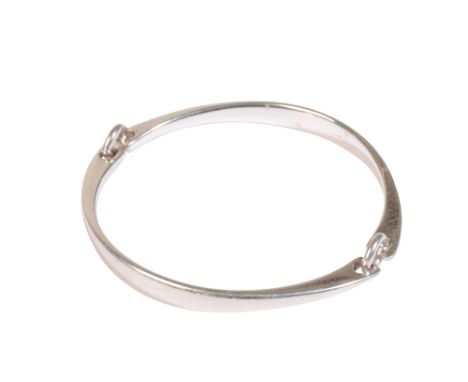 HANS HANSEN FOR GEORG JENSEN: A SILVER BANGLE two graduated sections, conjoined with circular links, approx 16.7g