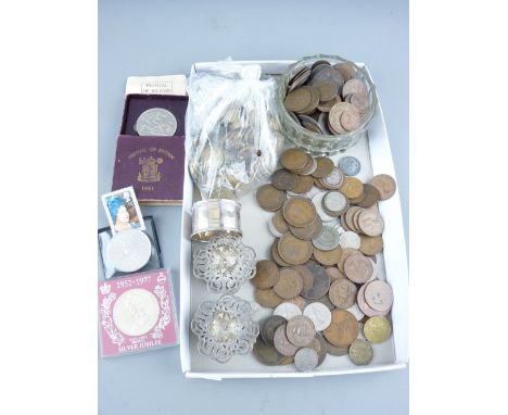 BRITISH &amp; OVERSEAS VINTAGE COINAGE, silver napkin ring, filigree candle holders and commemorative crowns including a boxe