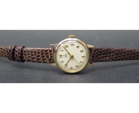 A Ladies TUDOR Royal 9ct Gold Cased Manual Wind Wristwatch with 17 jewel movement, case no 7303. Running 
