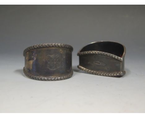 A Pair of Elizabeth II Silver 'Stirrup' Napkin Rings, Sheffield 1960, Walker &amp; Hall, 86g 