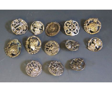 A Set of Three Victorian Silver Buttons decorated with a lady's head (29mm, Birmingham 1900, Henry Matthews), and other hallm