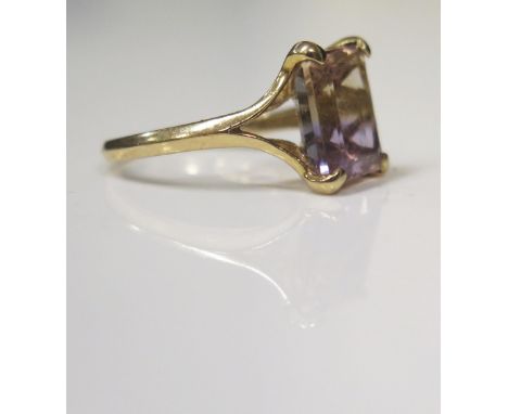 A 9ct Gold and Amethyst Dress Ring, 11x9mm stone, size L.5, 3.1g 