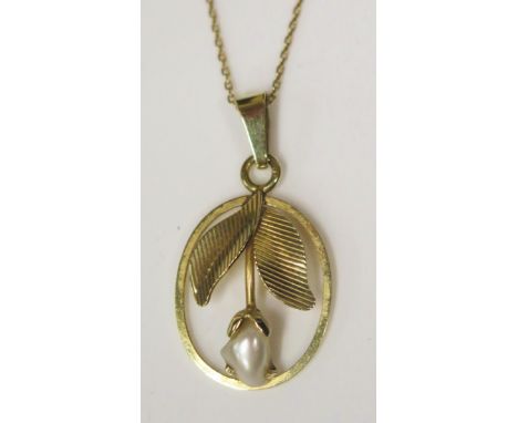 A 14 Carat Yellow Gold and Baroque Cultured Pearl Set Foliate Pendant (33mm drop, 2.1g and on an 18ct 16" chain, 1.5g 