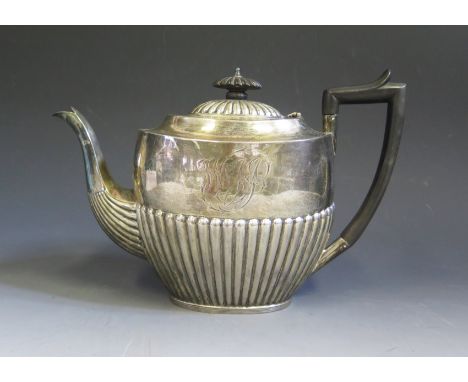 A Victorian Silver Teapot with gadrooned decoration, Sheffield 1894, James Deakin &amp; Sons, 644g 