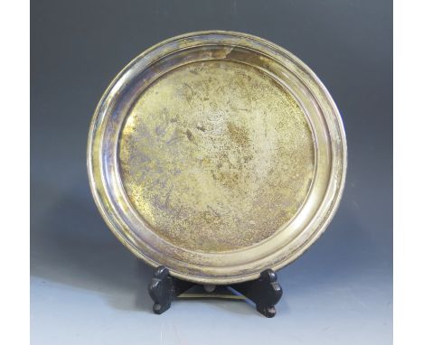 A George VI Silver Circular Tray with presentation inscription from The English School Cairo, 29.5cm diam., Joseph Gloster Lt
