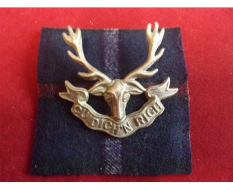 Seaforth Highlanders (Ross-shire Buffs, The Duke of Albany's) Other Ranks WWI Glengarry Cap Badge (White-metal with clan tart
