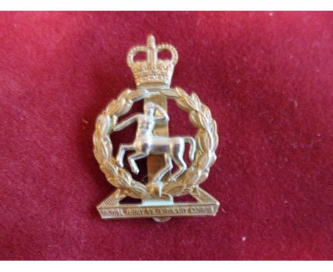 Royal Army Veterinary Corps EIIR Cap Badge (Bi-metal), slider, pattern sealed 18th March 1955. K&amp;K: 2139