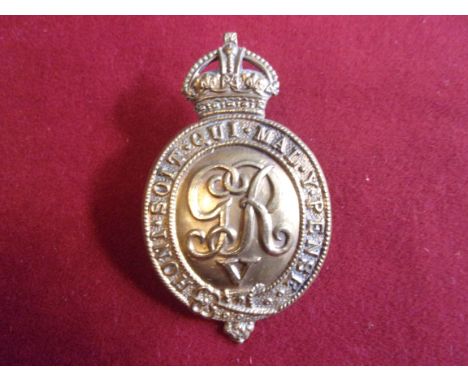 The Household Battalion WWI Cap Badge (Gilding-metal), two lugs. K&amp;K: 733