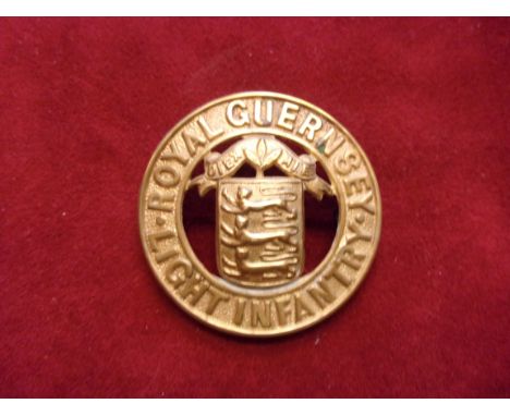 Royal Guernsey Light Infantry (Guernsey Militia) Other Ranks Helmet Plate Centre 1902-1914 (Gilding-metal construction) K&amp