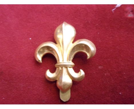 Manchester Regiment WWII Officers Cap Badge (Gilt), slider and made J.R. Gaunt. K&amp;K: 2014