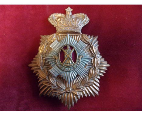 Royal Scots Victorian Helmet Plate, centre used 1881 to 1914 Other Ranks centre badge with QVC crown helmet back plate. K&amp