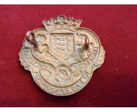 1 Battalion (47A) Lancashire Volunteer WWI Cap Badge (Gilding-metal), two lugs. K&amp;K: 1632