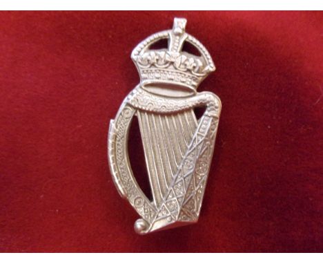 18th London Regiment (London Irish Rifles) WWI Officers Cap Badge (Silver-plate), two lugs. K&amp;K: 1848