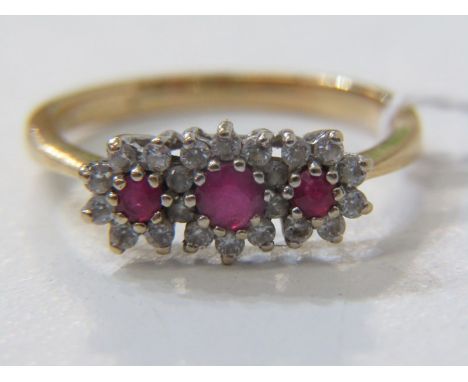 RUBY CLUSTER RING, 18ct yellow gold ring set 3 graduated rubies within a cluster, size M 