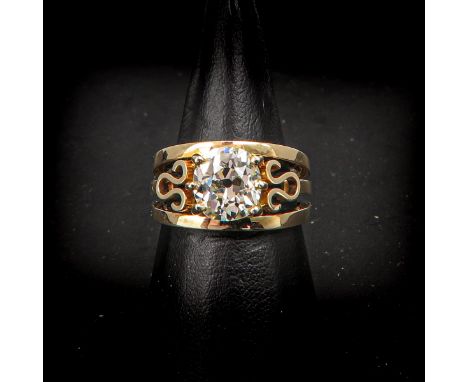 Bolshevik cut, 9 mm. in diameter, ring size 18.
