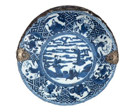 Silver handle, depicting Chinese figures, 27 cm. in diameter, fritting on edge. 