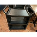 Chariot de service sur roues RUBBERMAID