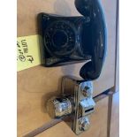 Lot de 2 décorations céramiques (1) tel et (1) caméra