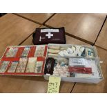 Lot de 2 trousses de Premiers soins - ( pas neufs)