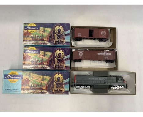 Athearn box car 5001, 5041, 4106 loco  Condition 1  674