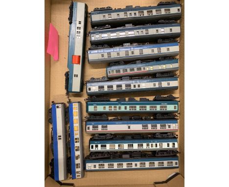 12 x 00 Gauge plastic TRIANG, TTR, Mainline, LIMA, Joeuf, Intercity Mark II Lot  Condition 5    585