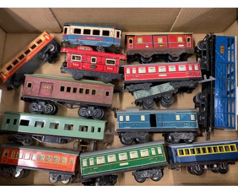 Hornby, Dorfan and others 0 Gauge units, 13 in total    playworn    986