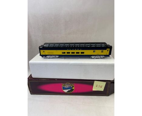 MTH 70 O Gauge single vista dome car full length carriage modelled for Alaska, fine detail interior and lights  Condition 1  