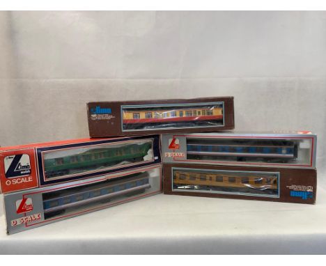 LIMA 0 Gauge rolling stock, all twin bogey passenger carriages. Standard class red & cream corridor coach, Network Southeast 