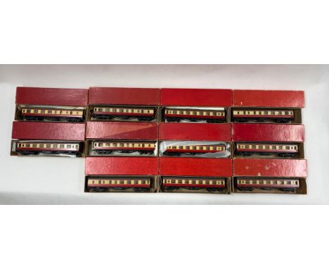 TTR, TRIX, £75-180, 12 x Twin railway crimson & cream, scale BR Mark 1 carriages    condition 2    686