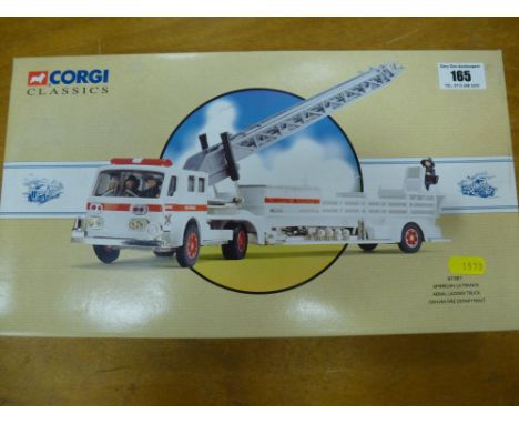 CORGI CLASSICS AMERICAN LA FRANCE AERIAL LADDER TRUCK