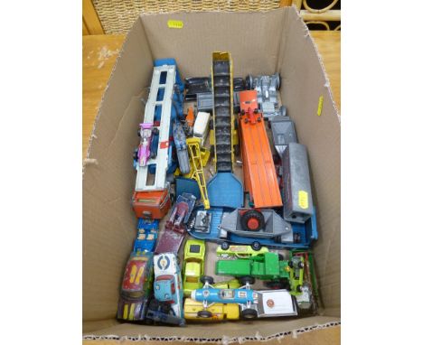 BOX OF ASSORTED VEHICLES INCLUDING DINKY, CORGI, LONE STAR, MARX, MATCHBOX, BATMOBILE AND A LONE STAR SPUD GUN