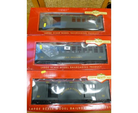 5 BACHMANN BIG HAULERS 'L' JACKSON SHARP PASSENGER CARS, WHITE PASS AND YUKON - 3 BOXED, 2 LOOSE