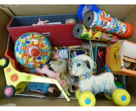 BOX OF ASSORTED TOYS INCLUDING DOLLS, PULL ALONG LAMB, 3 KALEIDOSCOPES, CHAD VALLEY SPINNING TOP, ANIMALS, YOYO AND 3 DRESS U