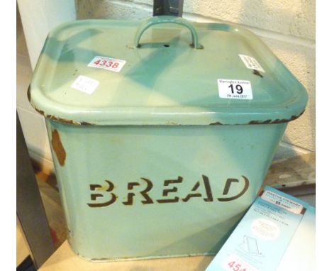 Green enamel bread bin with lid