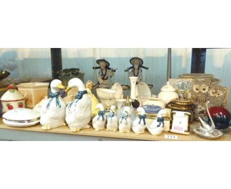 Shelf of mixed ceramics and glassware, including chamber pot, ducks, clock etc