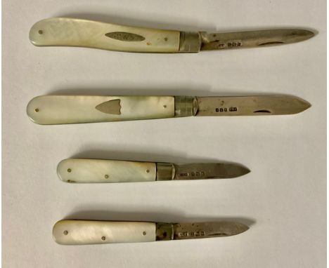 Penknives - four silver bladed penknives, mother of pearl hafts, hallmarked, Sheffield and Birmingham, 62.7g gross 